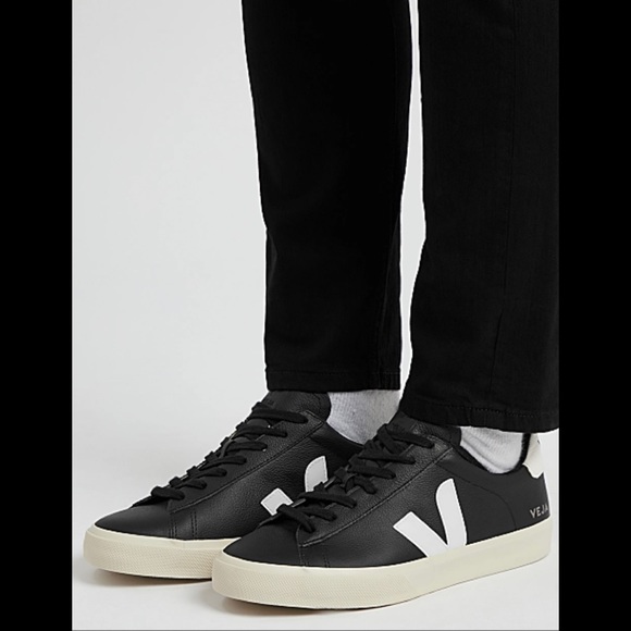 VEJA Other - VEJA V-10 Training Mens Black / White Size 11